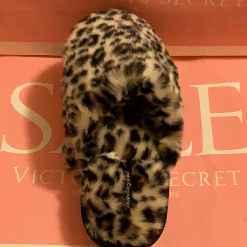💥SALE💥 V.S SLIPPERS